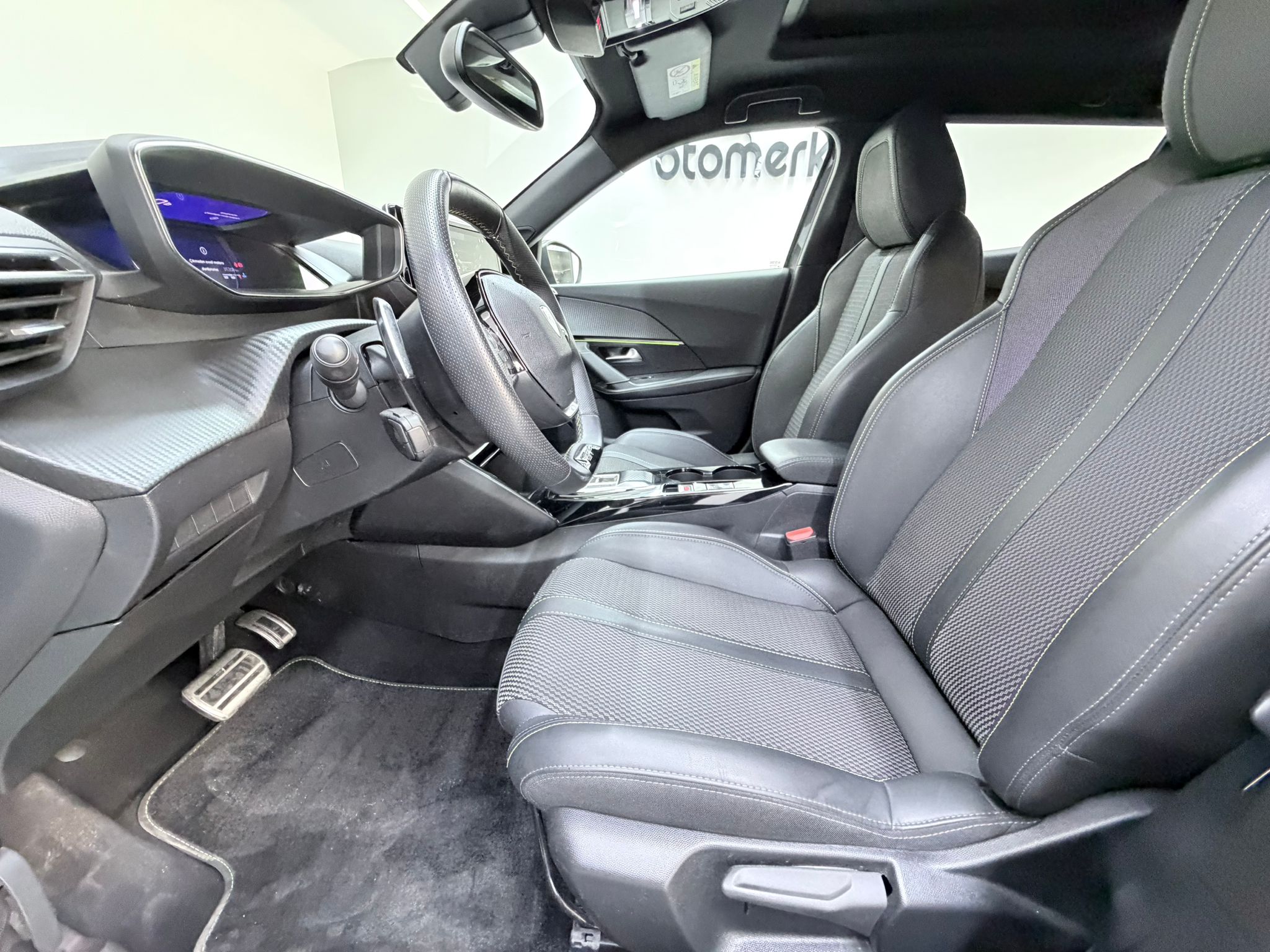 PEUGEOT 2008 20